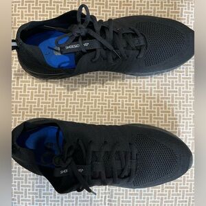 Black Shoes for Crews shoes ideal for work.